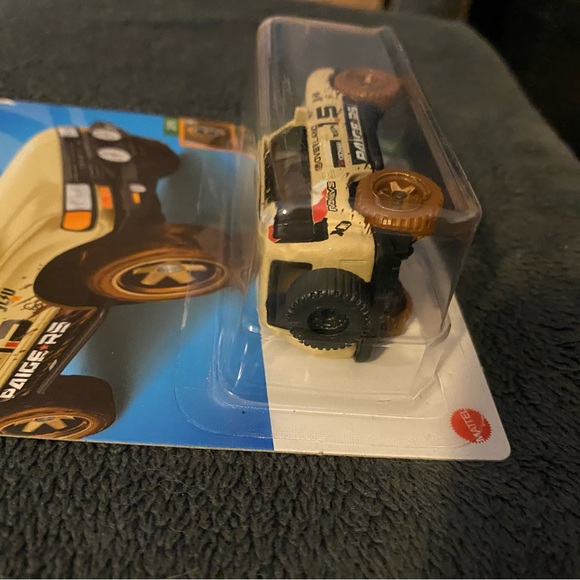 "🥦5/$25🥦" Hot Wheels Toyota Land Cruiser 80 - Picture 3 of 5